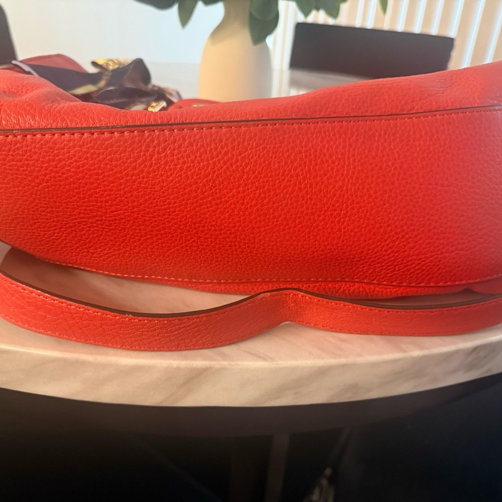 Michael Kors Hamilton Vibrant Red Leather Shoulder Bag with Gold Accents - Picture 5 of 16